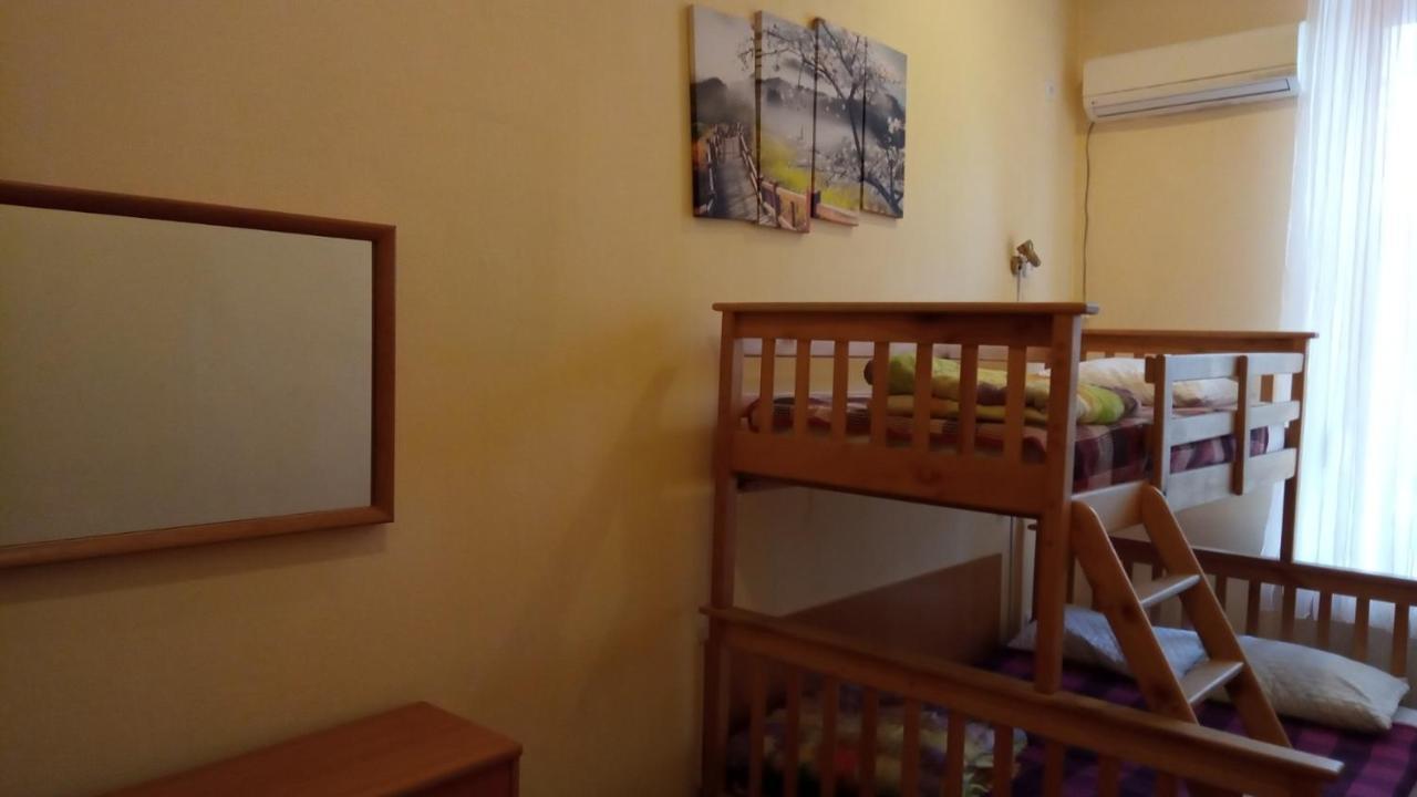 Vishnya Hostel Дніпро Екстер'єр фото