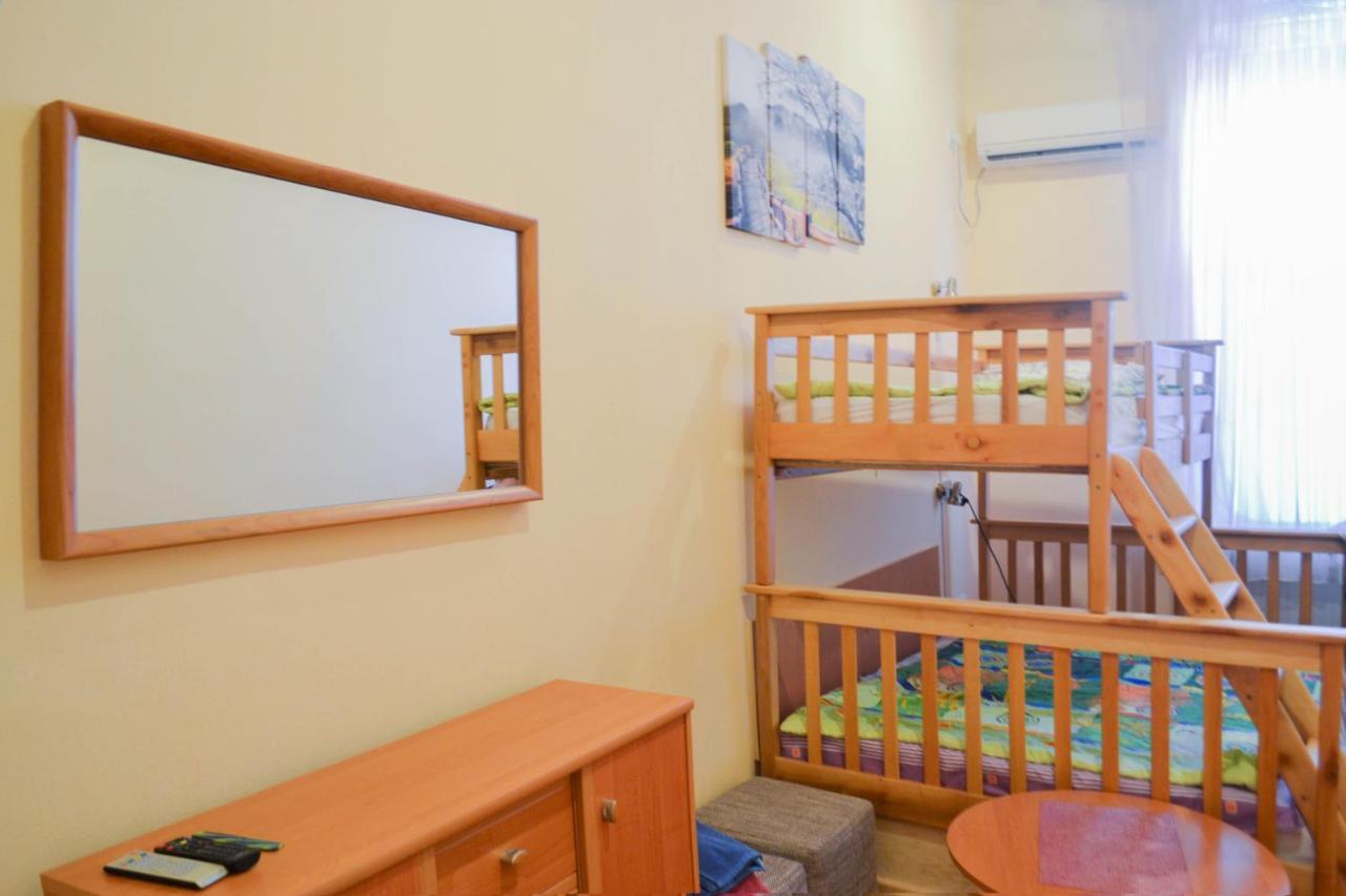 Vishnya Hostel Дніпро Екстер'єр фото