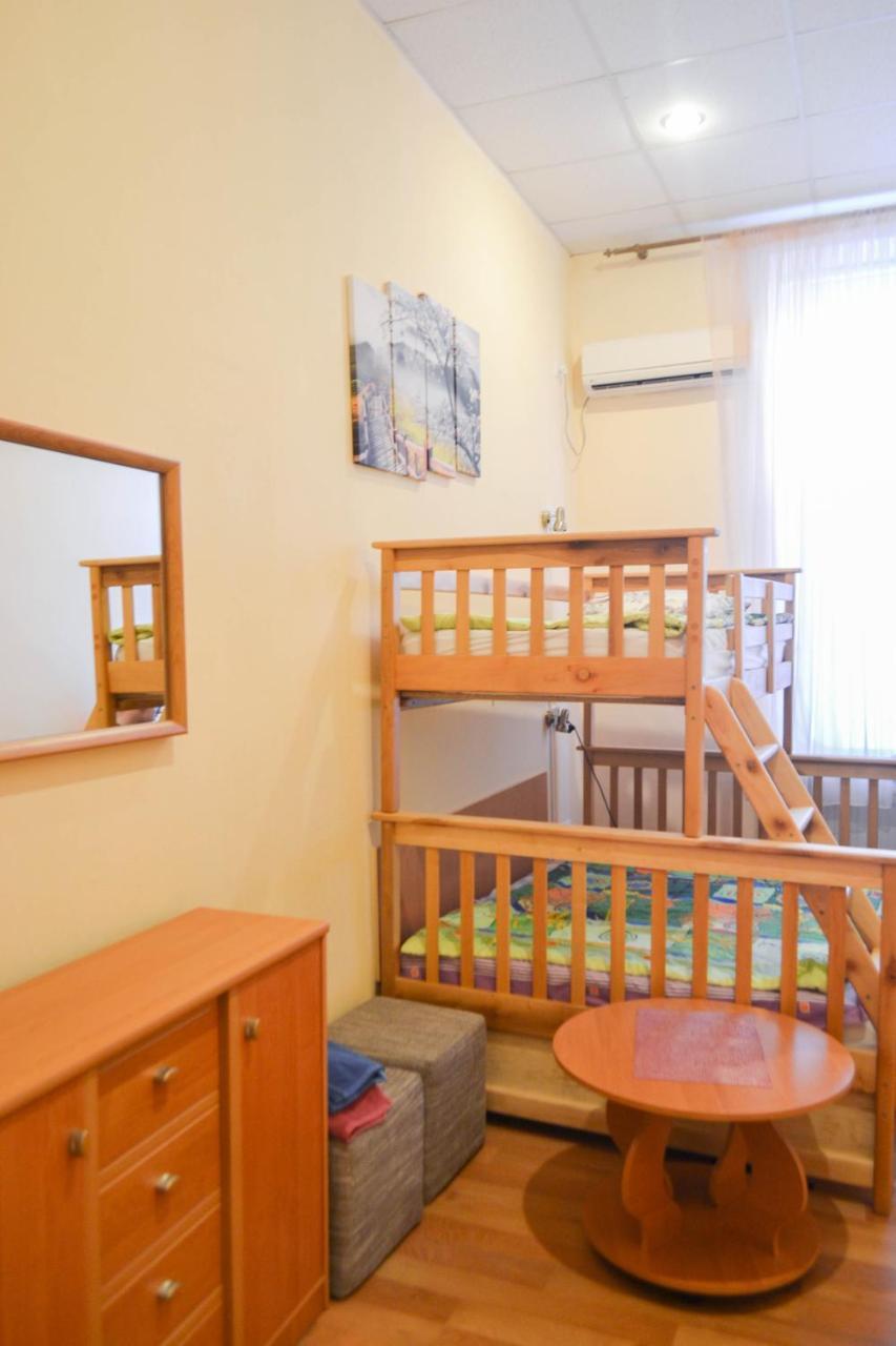 Vishnya Hostel Дніпро Екстер'єр фото